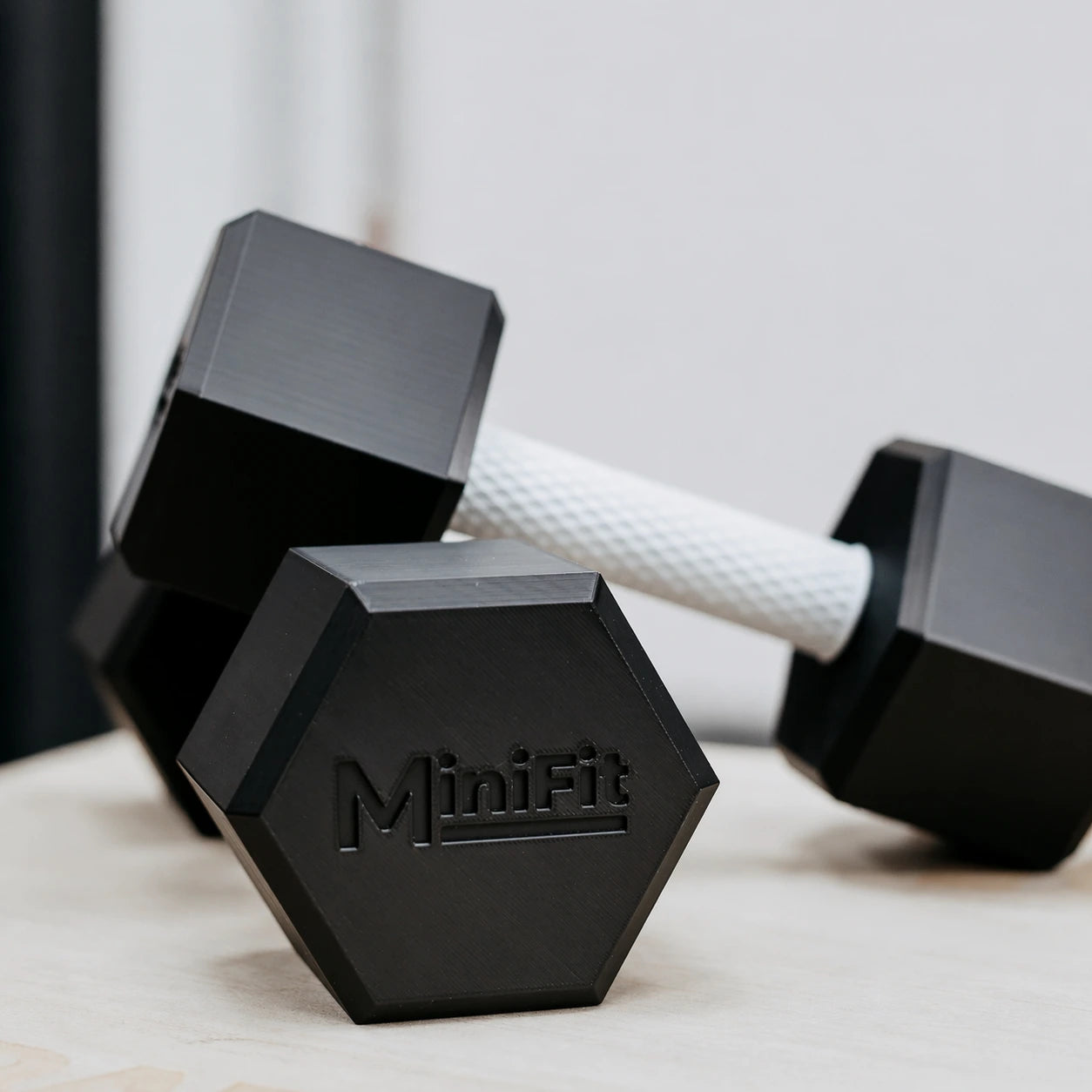 minifit-play-essential-dumbbells.webp